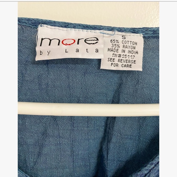 Vintage more by Lata Blue Floral Print Quarter Length Sleeve Button Down Top - Picture 4 of 4